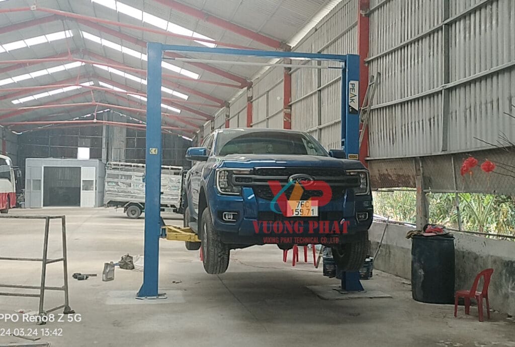 Cầu nâng ô tô 2 trụ cổng trên