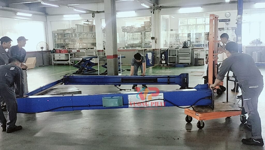 Cầu nâng ô tô 2 trụ cổng trên