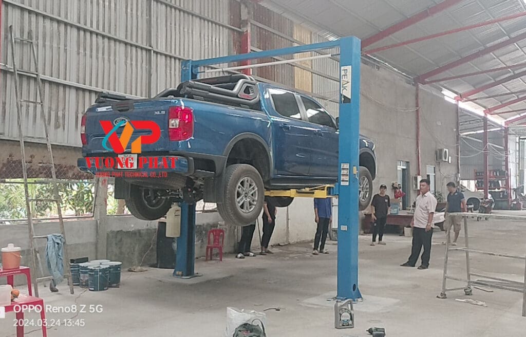 Cầu nâng ô tô 2 trụ cổng trên