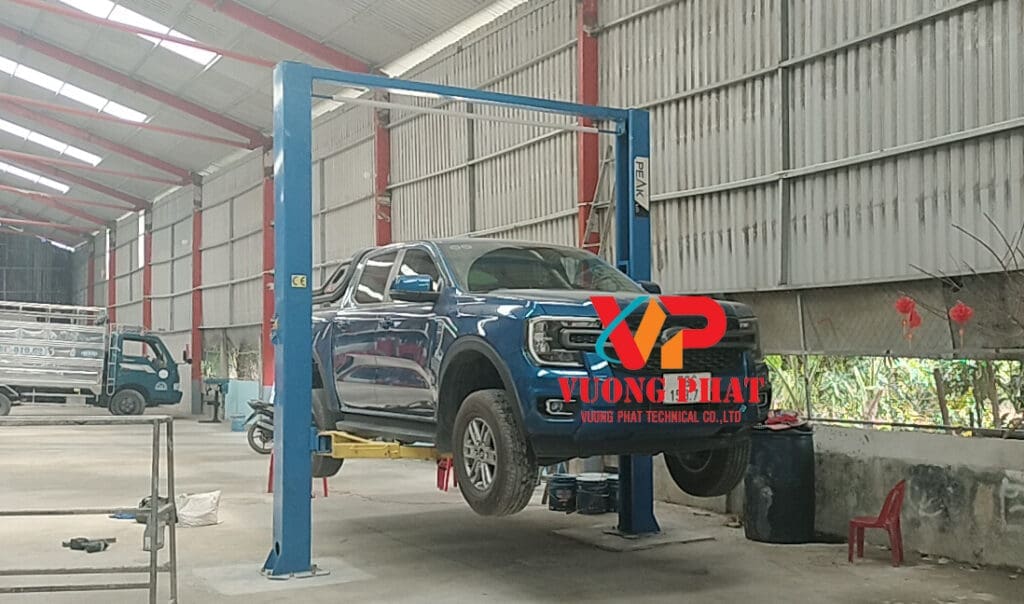 Cầu nâng ô tô 2 trụ cổng trên