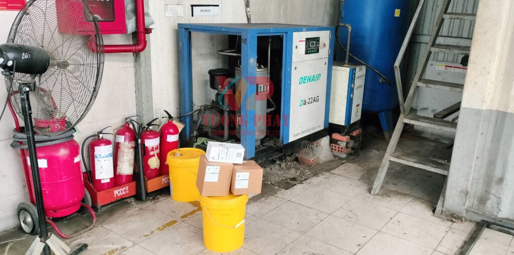HÌNH ẢNH SỬA CHỮA MÁY NÉN KHÍ TRỤC VÍT TẠI XƯỞNG KHÁCH HÀNG