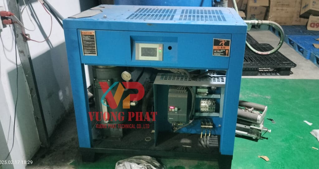 HÌNH ẢNH SỬA CHỮA MÁY NÉN KHÍ TRỤC VÍT TẠI XƯỞNG KHÁCH HÀNG