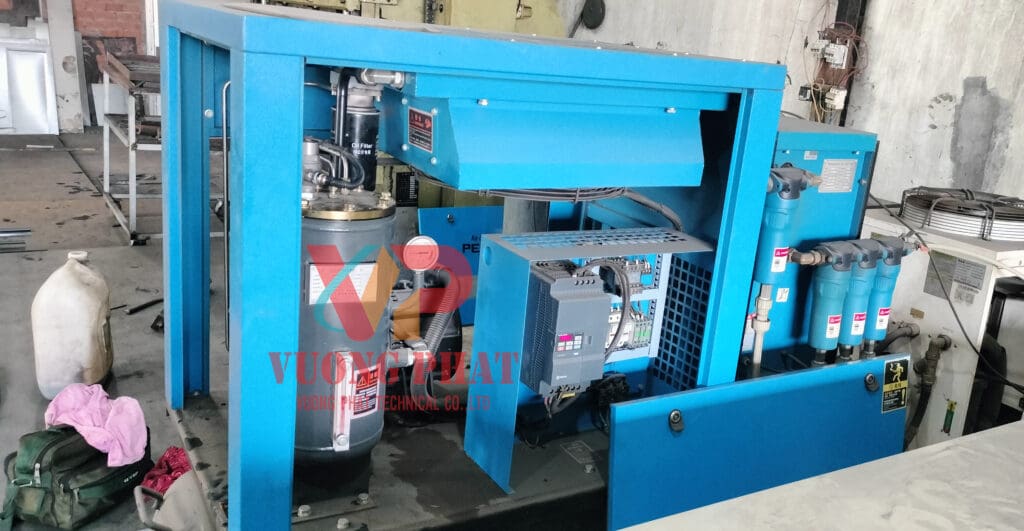HÌNH ẢNH SỬA CHỮA MÁY NÉN KHÍ TRỤC VÍT TẠI XƯỞNG KHÁCH HÀNG