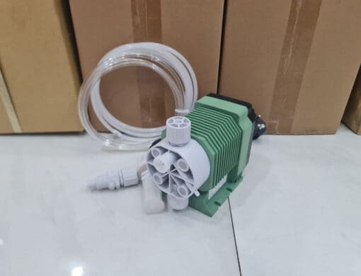 Bơm định lượng Titan
