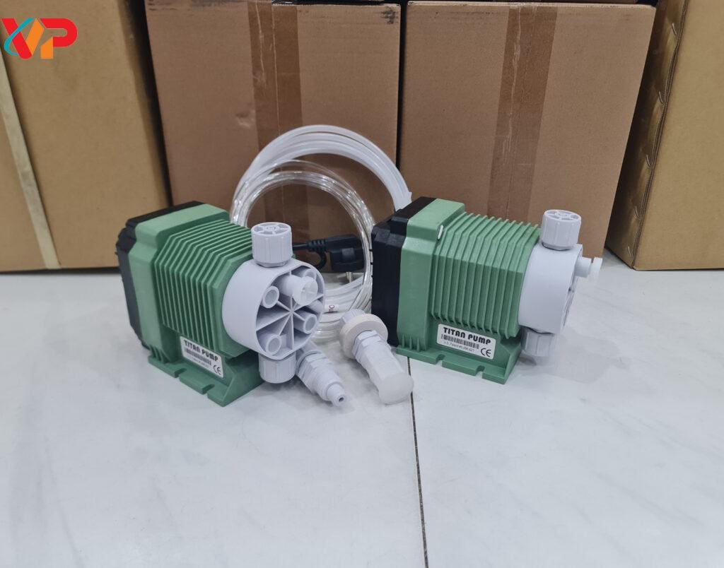 Bơm định lượng Titan