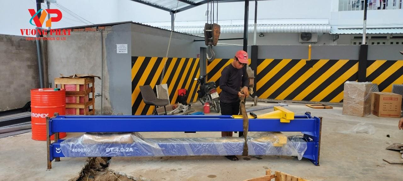 Cầu nâng 2 trụ cổng trên 4 tấn
