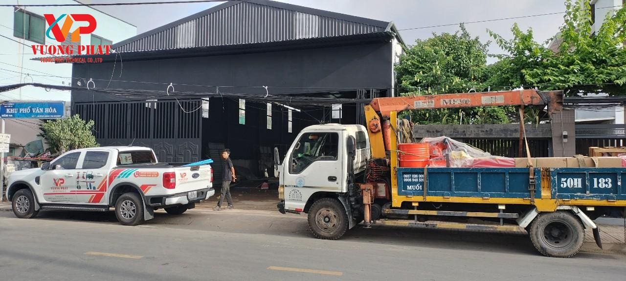 Cầu nâng 2 trụ cổng trên 4 tấn