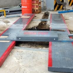 Cầu nâng ô tô 1 trụ âm nền