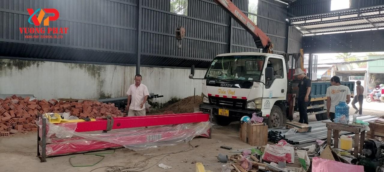 Cầu nâng ô tô 2 trụ 4 tấn