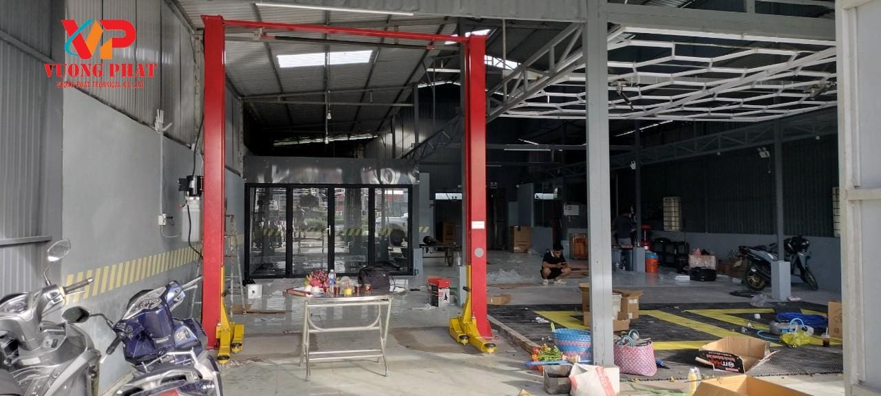 Cầu nâng ô tô 2 trụ 4 tấn
