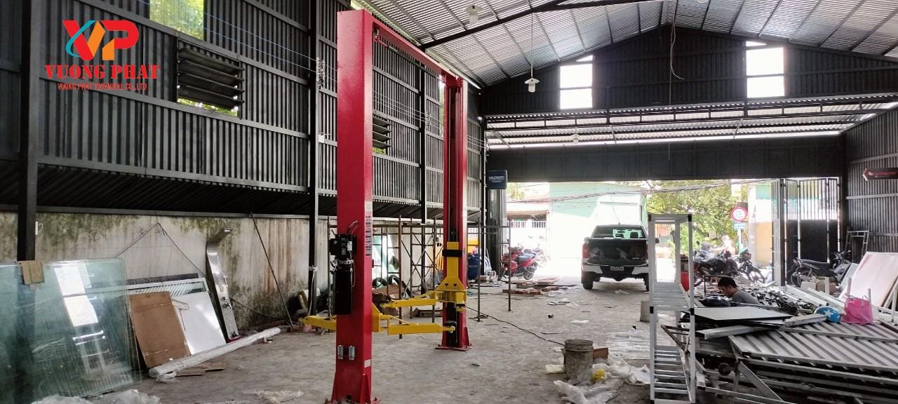 Cầu nâng ô tô 2 trụ 4 tấn