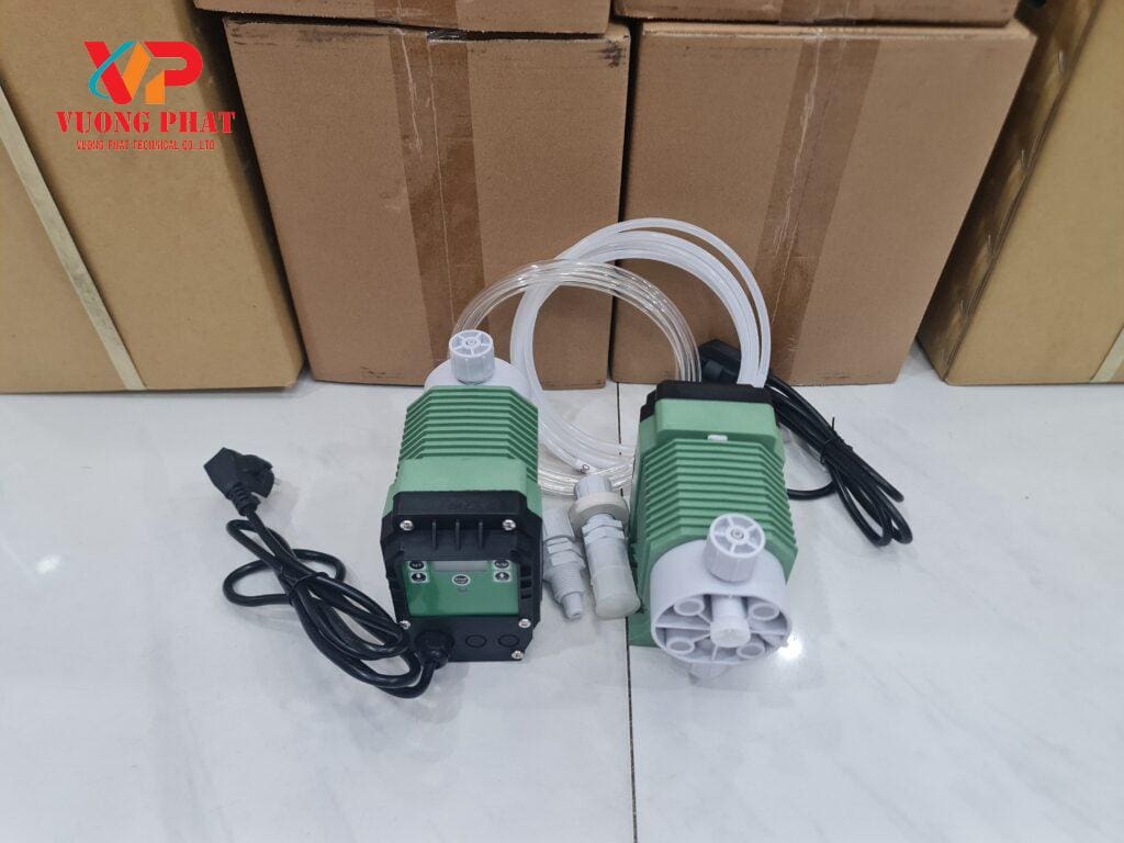 Bơm định lượng Titan CP30002