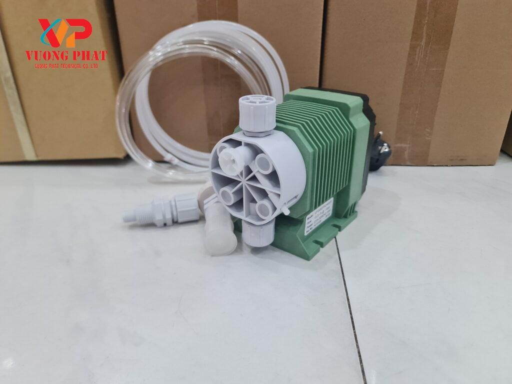 Bơm định lượng Titan CP50001