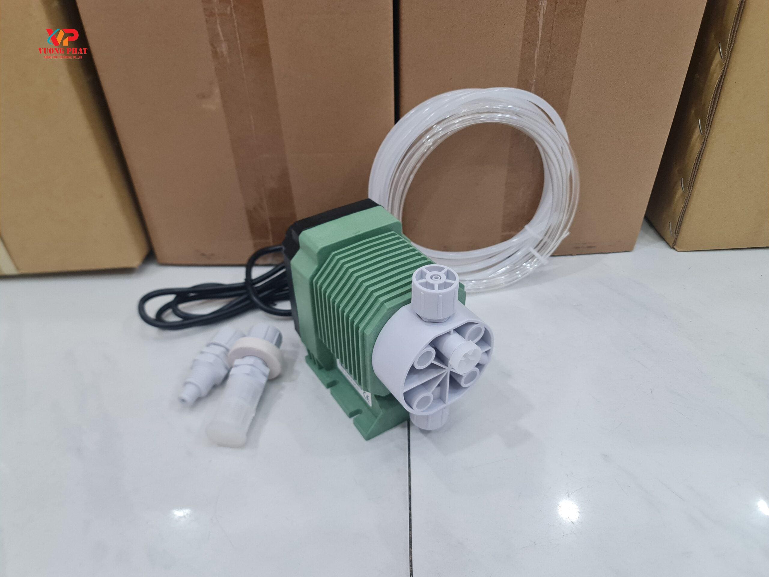 Bơm định lượng Titan CP50001