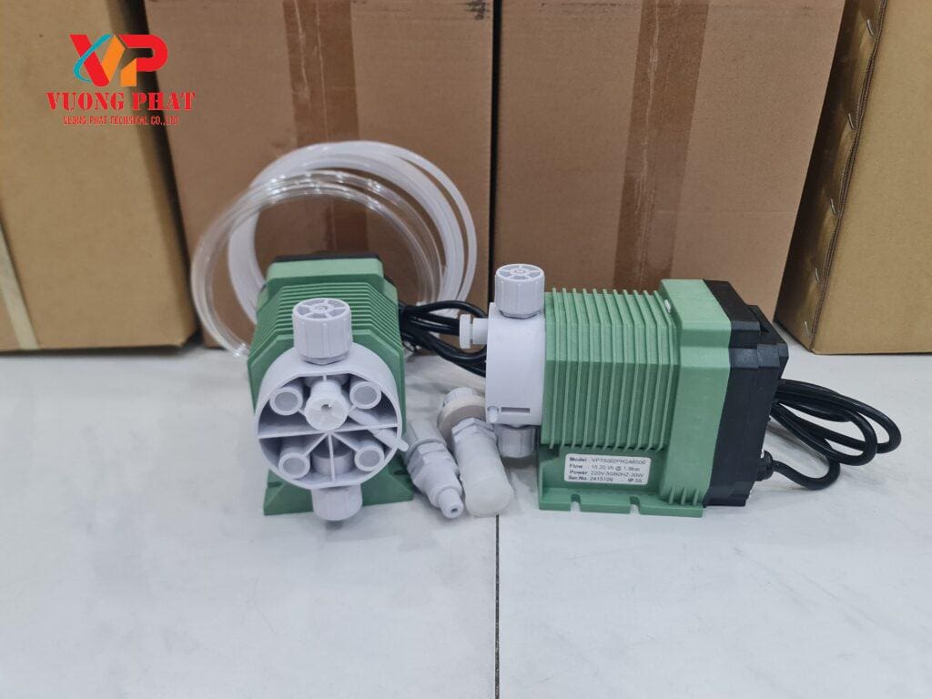 Bơm định lượng Titan CP50001