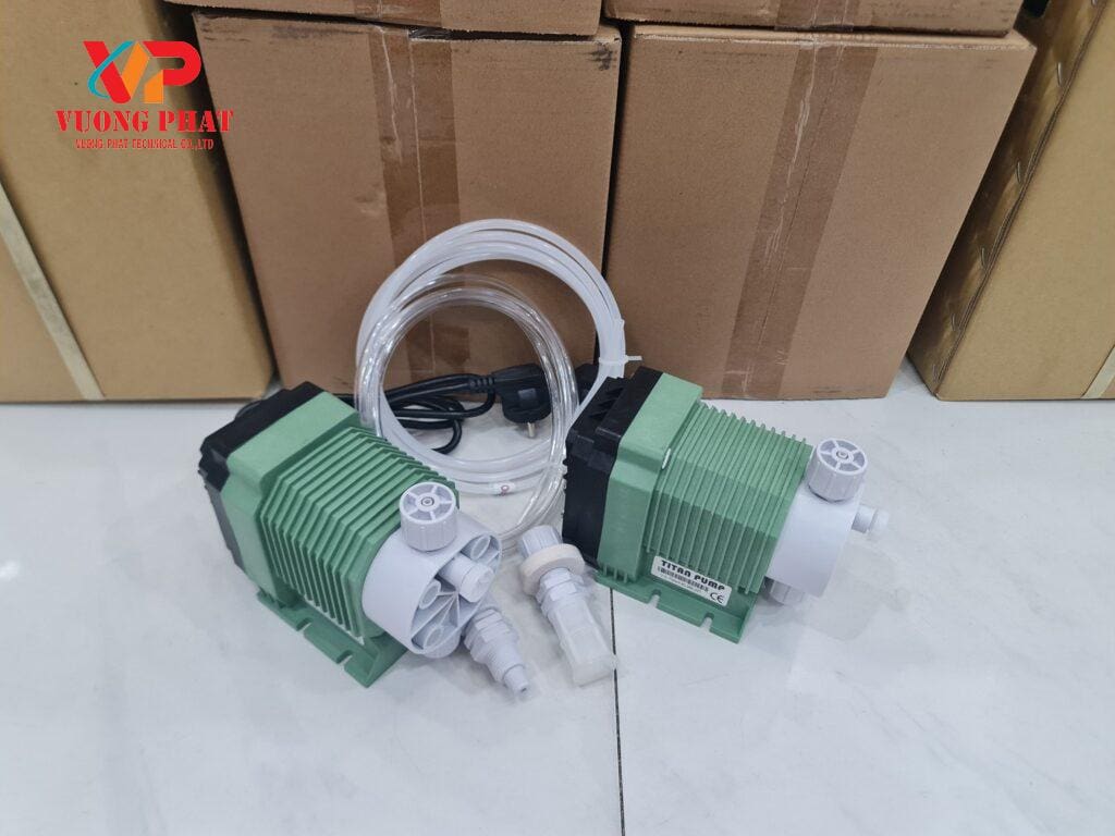 Bơm định lượng Titan CP50001