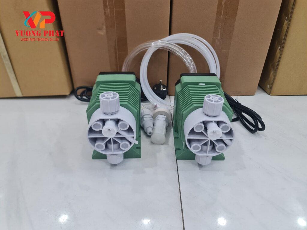 Bơm định lượng Titan VP15002