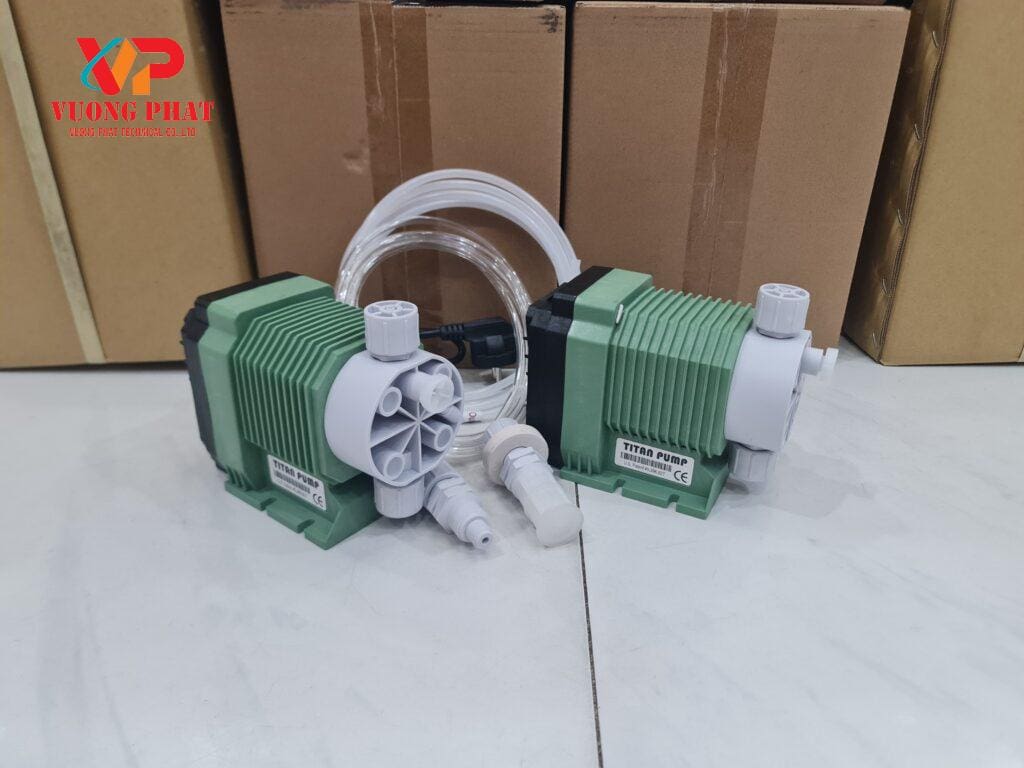 Bơm định lượng Titan VP15002