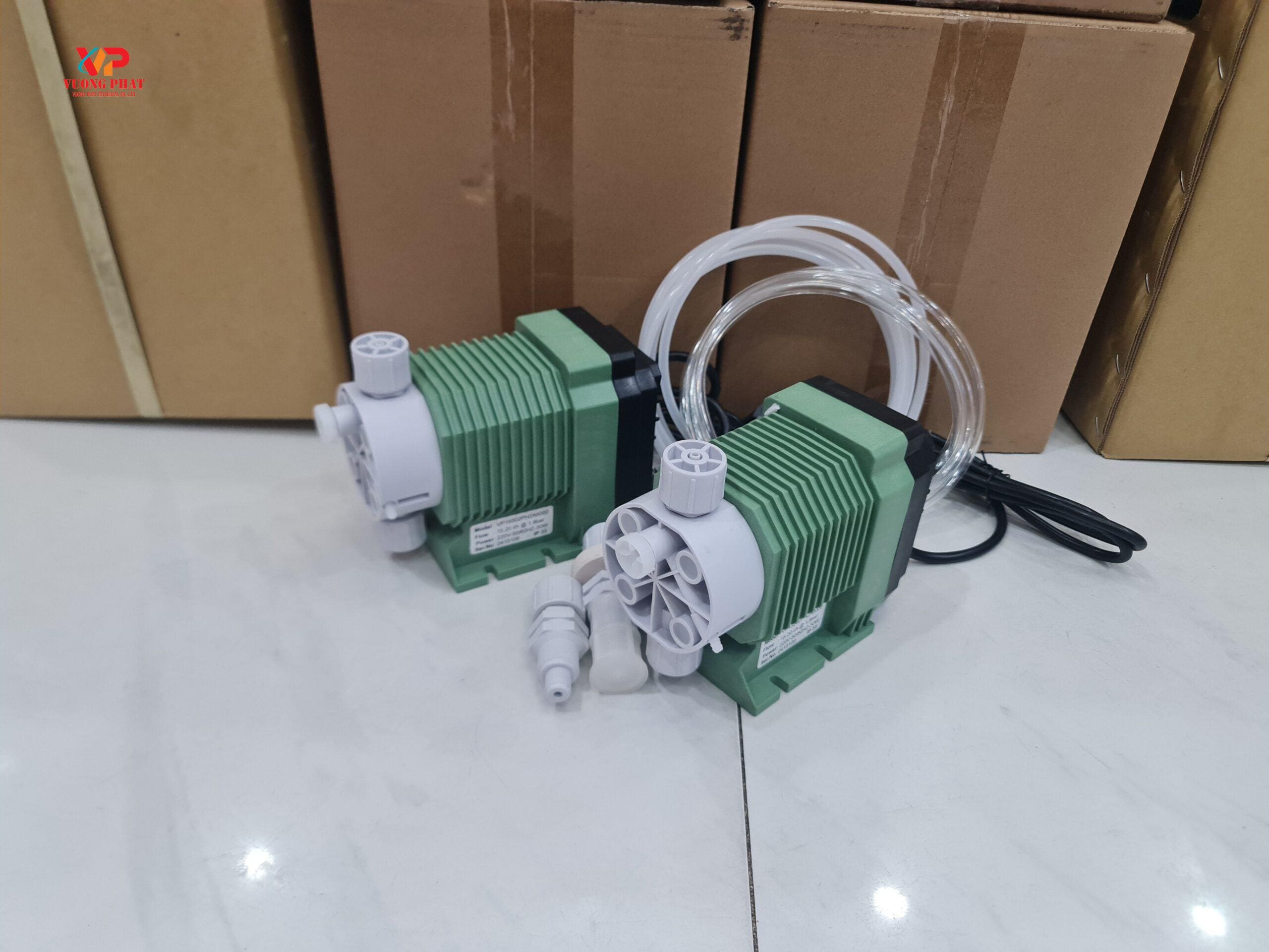 Bơm định lượng Titan VP15002