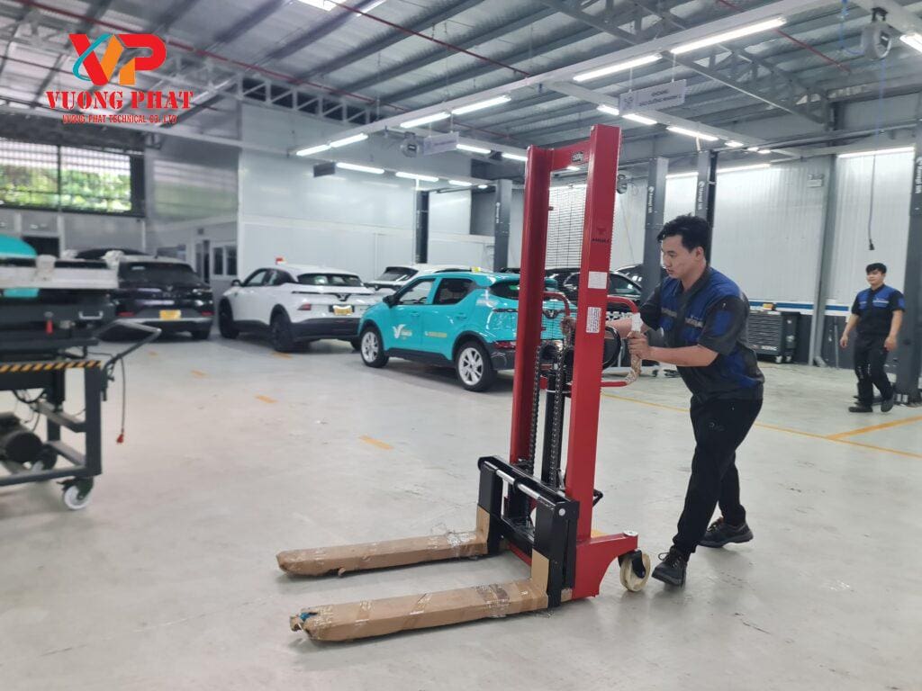 Xe nâng tay cao VPT 1500kg