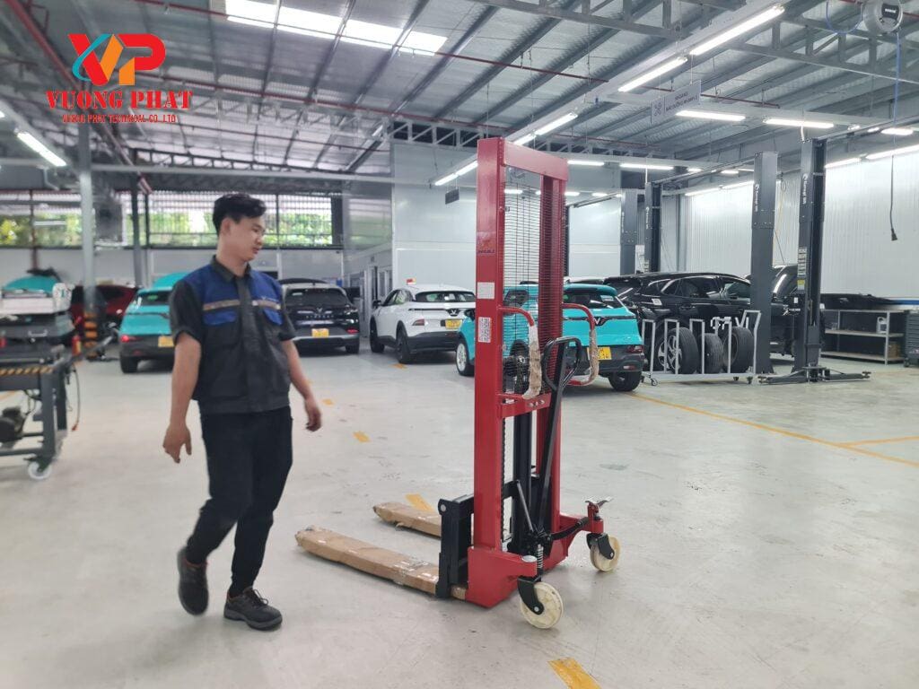 Xe nâng tay cao VPT 1500kg